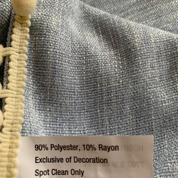 Set of 4 Pom Pom Detailed Placemats - Picture 4 of 4